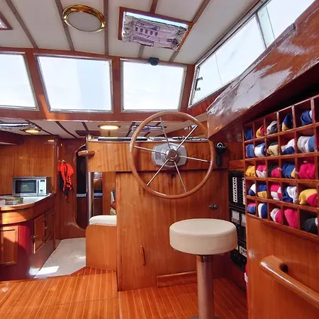& Sea With Captain Otel *
