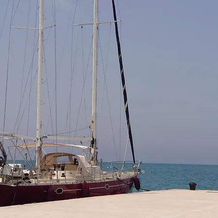 Otel & Sea With Captain