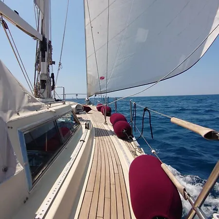 & Sea With Captain Otel